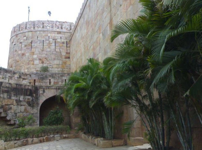 Saundatti Fort, Belagavi (Belgaum), Karnataka - Vushii.com